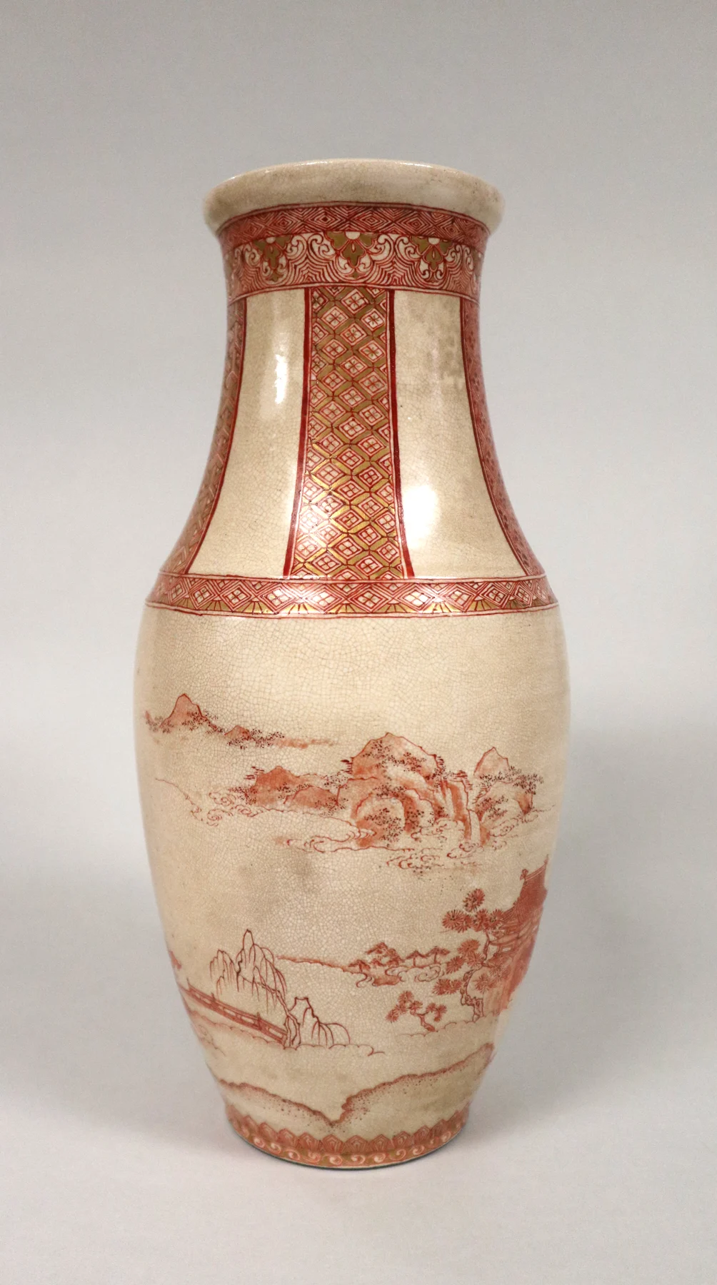 Satsuma ware vase, zoomed view